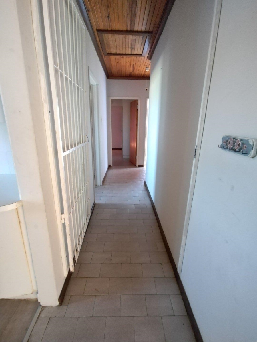 5 Bedroom Property for Sale in Wavecrest Eastern Cape
